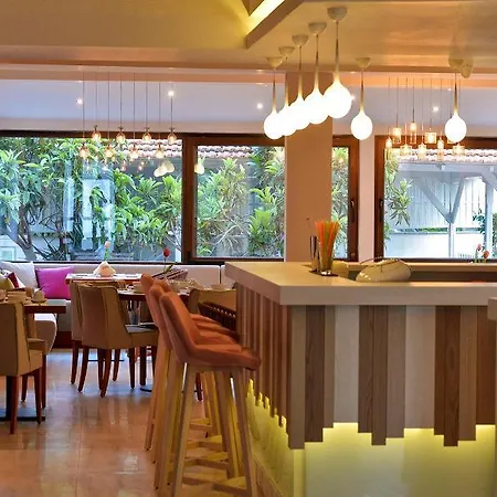 Korina Hotel 3*